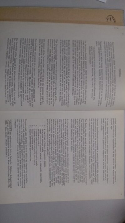Curriculum guide: hearing impaired children - birth to three years - and their parents - Imagem 3