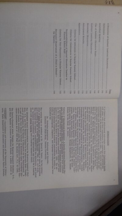 Curriculum guide: hearing impaired children - birth to three years - and their parents - Imagem 6