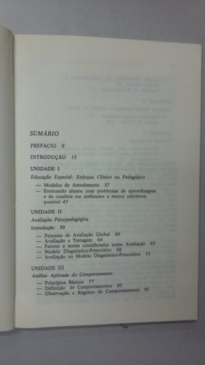 A criança e suas deficiencias: metodos e tecnicas de atuação psicopedagogica - Imagem 4