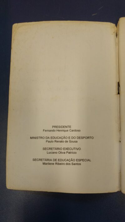 Subsídios para a organização e funcionamento de serviços de educação especial: área de deficiência auditiva - Imagem 2