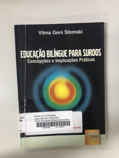 Educação bilíngue para surdos: concepções e implicações práticas
