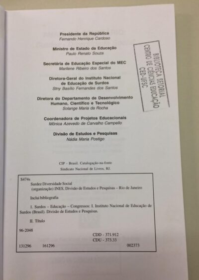 Surdez: diversidade social