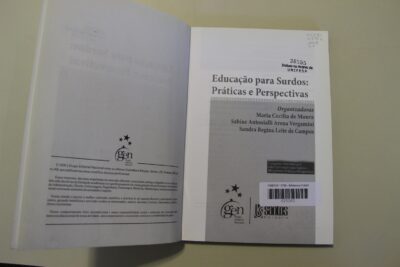 Educação para surdos: práticas e perspectivas